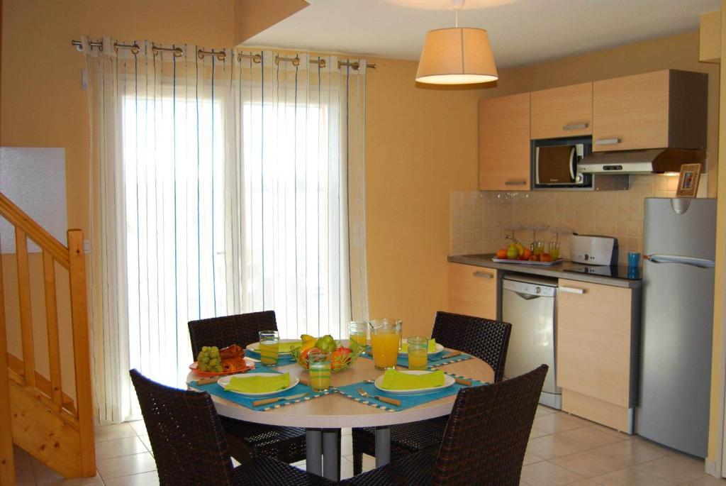 Lagrange Grand Bleu Vacances - Residence Le Mas De トレイユ 部屋 写真